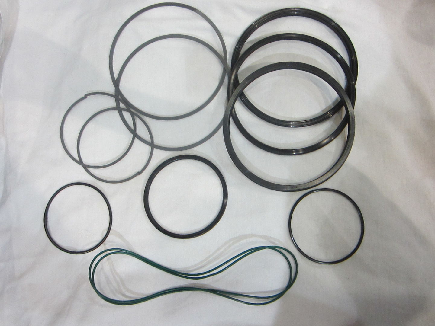 JLG Part # 70002856 – Seal Kit