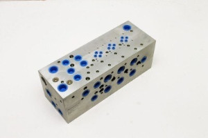 Genie Lift Part # 58272GT - MANIFOLD,FUNCTION (BLOCK ONLY), EA