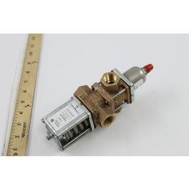 Johnson Controls V248GB1-001C 3-Way High-Pressure Water Regulating Valve 1/2"