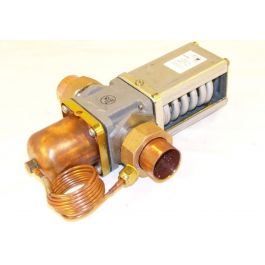 Johnson Controls V46AM-2 2-Way Pressure Actuated Water Regulating Valve 1-1/4"